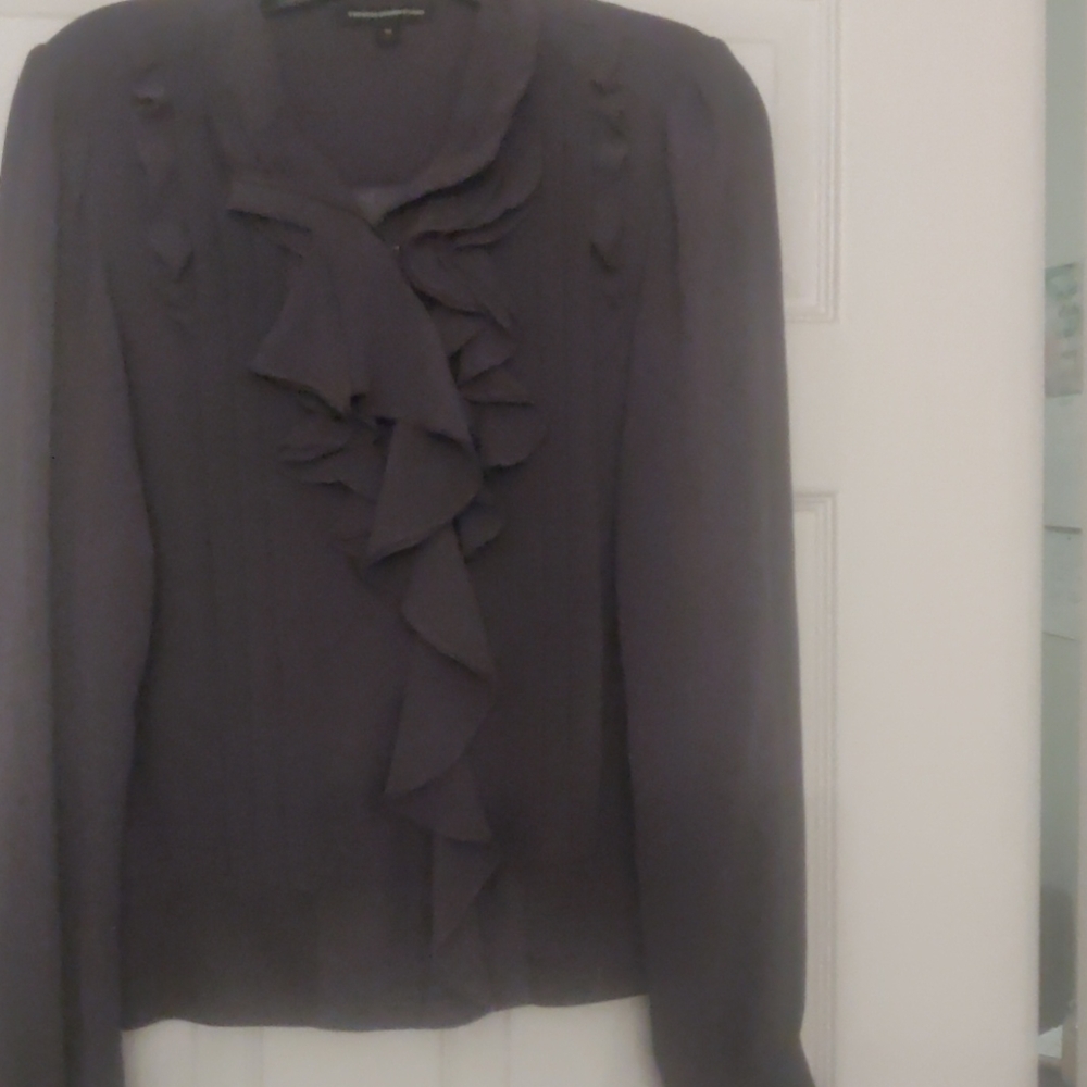 Gray ruffled zipped blouse